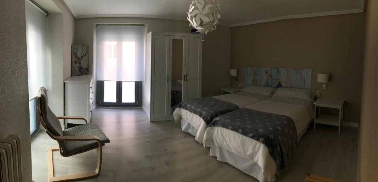Apartamento Estiviellas, Pirineo ฮากา ภายนอก รูปภาพ