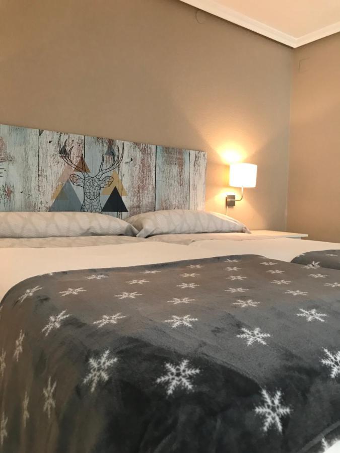 Apartamento Estiviellas, Pirineo ฮากา ภายนอก รูปภาพ